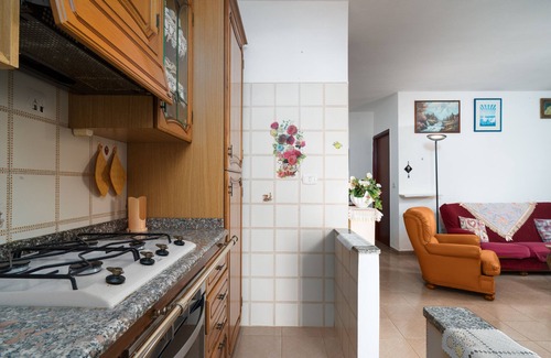Posada House | Holiday Home 'Casa Monica' with Shared Terrace and Shared Garden