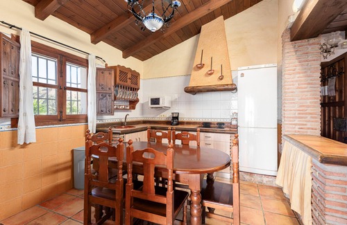 Antequera House | Holiday Home 'Casa Rural La Herradura' with Private Pool, Private Terrace and Wi-Fi