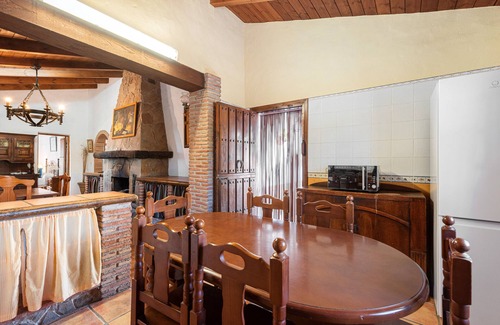 Antequera House | Holiday Home 'Casa Rural La Herradura' with Private Pool, Private Terrace and Wi-Fi