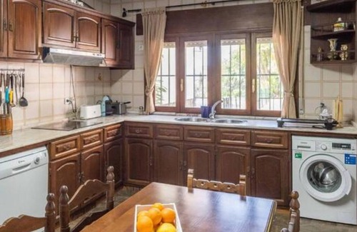 Casarabonela House | Holiday Home 'Casa Rural Paca Perea' with Mountain View, Private Pool and Wi-Fi