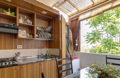 Oristano Historic Centre House | Holiday Home 'Casa Silvi' with Private Terrace, Wi-Fi and Air Conditioning