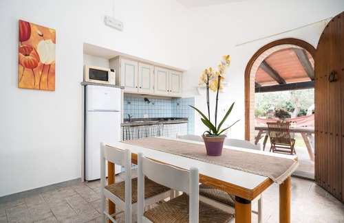Orosei House | Holiday Home 'Casa Su Barone 1' with Private Terrace, Private Garden and Air Conditioning