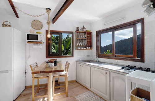 Hermigua House | Holiday Home "Casa Tajaraste 1" with Sea & Mountain Views, Private Terraces, Wi-Fi