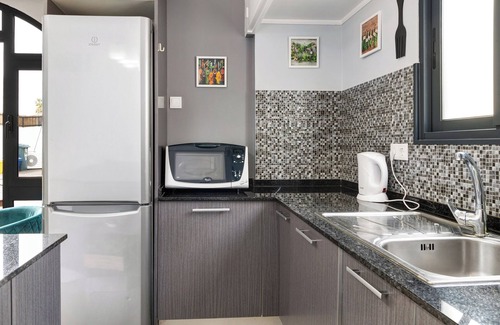 Canico House | Holiday Home "Casa Vila Garajau" with Pool, Terrace & Wi-Fi