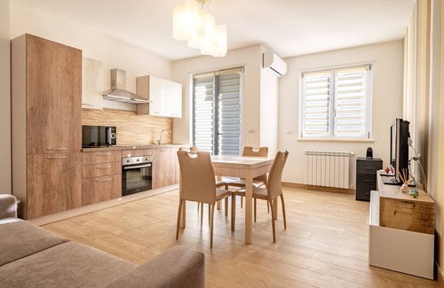Brindisi House | Holiday Home 'Casadamare Salento' with Balcony, Wi-Fi and Air Conditioning