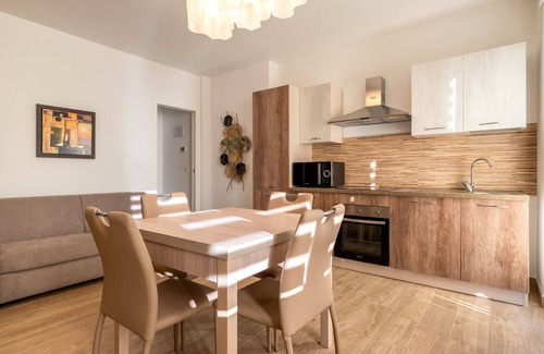 Brindisi House | Holiday Home 'Casadamare Salento' with Balcony, Wi-Fi and Air Conditioning