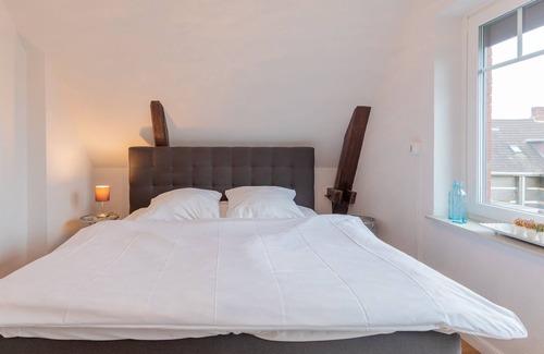 Zentrum House | Holiday home Charming town house in Husum for up to 4 people