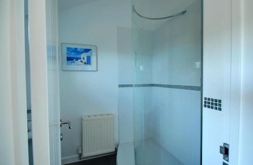 Instow House | Holiday Home Clearwater by Interhome