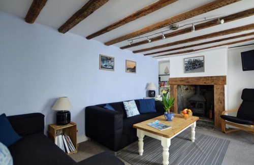 Appledore House | Holiday Home Cockle Cottage by Interhome