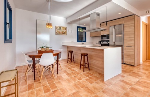 Tossa de Mar House | Holiday Home "Costacabana - Casa Adora" with Mountain View, Shared Pool & Wi-Fi