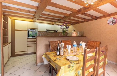 Gedre House | Holiday Home 'Cottage Au Calme' with Mountain View, Private Terrace and Private Garden