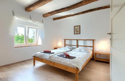 Laginji House | Holiday Home Danijela by Interhome