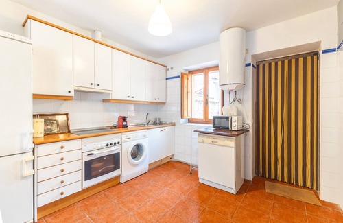 El Arenal House | Holiday Home 'De Los Maestros' with Private Garden and Wi-Fi