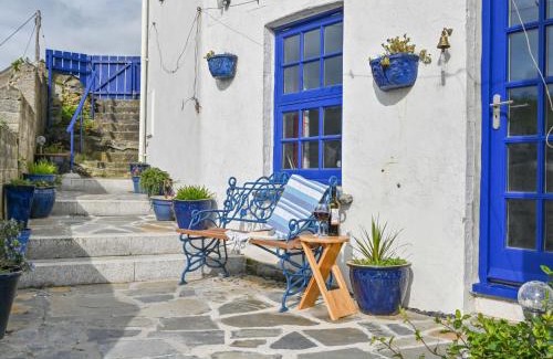 Portmellon House | Holiday Home Dolphin Cottage by Interhome