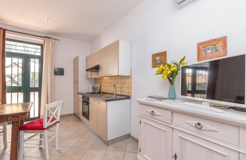 Rudalza House | Holiday Home 'Domus Pintadas 2' with Private Terrace, Wi-Fi and Air Conditioning