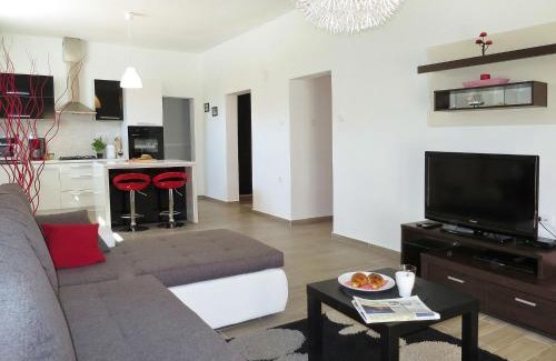 Strmac House | Holiday Home Dordana by Interhome