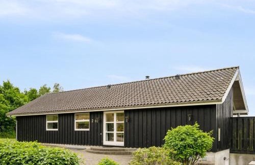 Handrup Strand House | Holiday Home Edo - 250m from the sea by Interhome