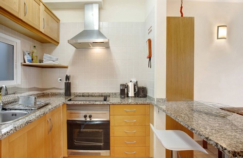 Pedras Pretas House | Holiday Home "Energia Dourada" with Sea View, Private Terrace & Wi-Fi