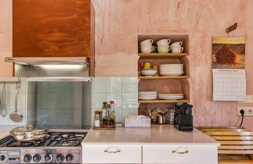 Beguda House | Holiday Home 'La Rectoría De Castellar' with Mountain View, Pool, Garden & Wi-Fi