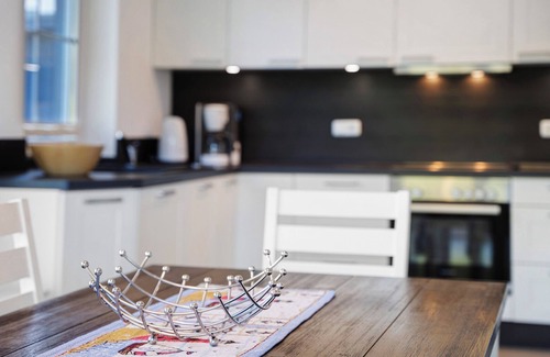 Zingst House | Holiday Home 'Ferienhaus Strandperle' with Private Terrace, Private Garden and Wi-Fi