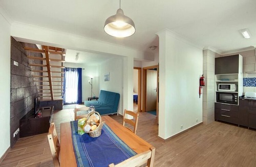 Prainha House | holiday home for 4 people with garden