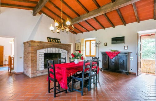 Monteriggioni House | Holiday Home Fattoria Petraglia by Interhome