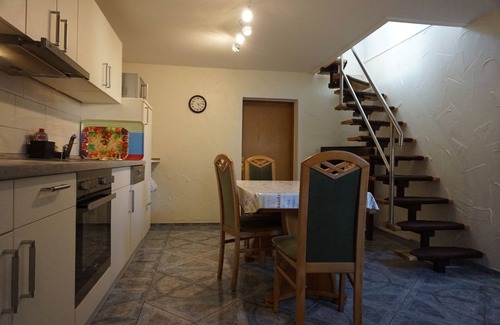 Muritz House | Holiday Home 'Ferienhaus Müritz - Brockmann' with Private Terrace, Shared Garden and Wi-Fi