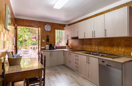 Alaro Villa | Holiday Home Finca Can Lluc with Mountain View, Pool & Wi-Fi