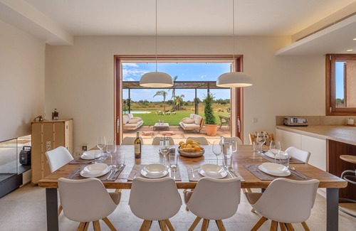 Campos House | Holiday Home 'Finca Thalassa' with Mountain View, Wi-Fi and Air Conditioning
