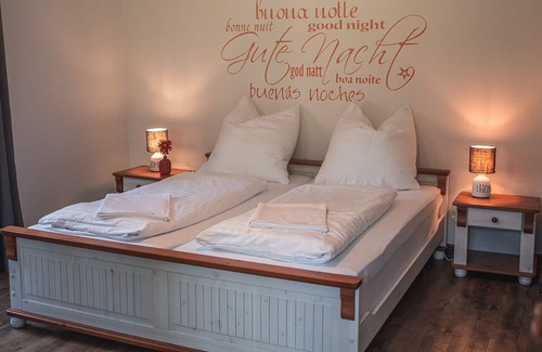 Kronenburg House | Holiday home for 22 guests with 400m² in Kronenburg (181999)