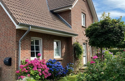 Oevenum House | Holiday home for 8 guests with 160m² in Oevenum (109366)