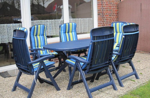 Nesse House | Holiday home for up to 8 people and enclosed garden, dogs welcome.