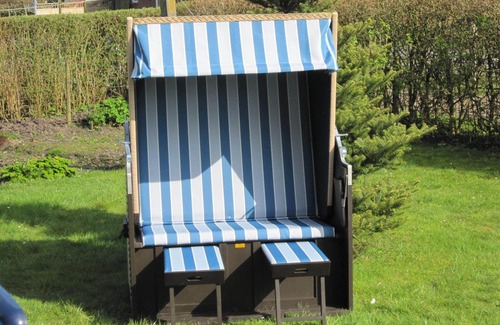 Nesse House | Holiday home for up to 8 people and enclosed garden, dogs welcome.