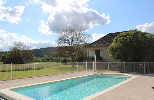 Condat-sur-Vezere House | Holiday Home with Large Private Pool And Hill Views In The Heart Of The Dordogne