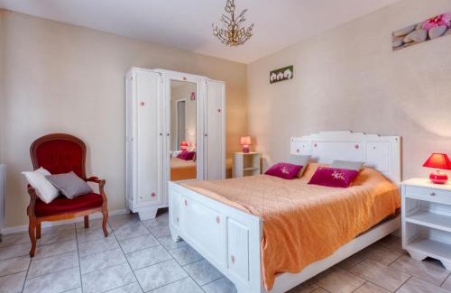 Jau-Dignac-et-Loirac House | Holiday Home Pontac-Gadet 2 by Interhome