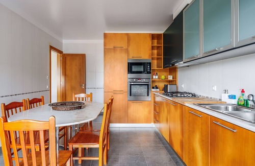 Fonte Bastardo House | Holiday Home 'Grande Moradia Do Pico Da Bagacina' with Sea View, Wi-Fi and Air Conditioning