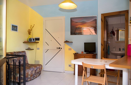 Lu Bagnu House | Holiday Home 'Gaia' with Private Terrace and Balcony