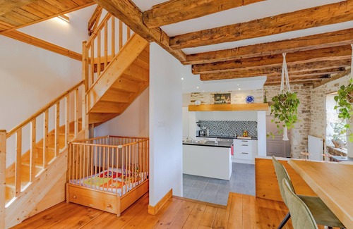 Jayac House | Holiday Home 'Gîte La Mauratie' with Shared Pool, Private Terrace and Wi-Fi