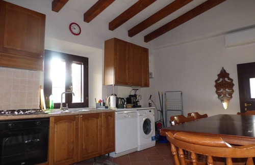 Loiano House | Holiday Home 'Gnazzano Home 2' with Mountain View, Wi-Fi and Air Conditioning