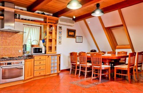 Ivanec House | Holiday Home Grga with Jacuzzi and Swimming Pool