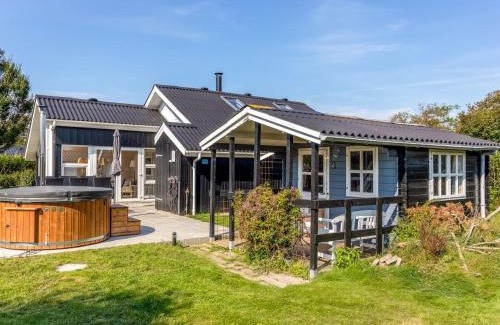 Skaven Strand House | Holiday Home Gudmundine - 350m to the inlet by Interhome