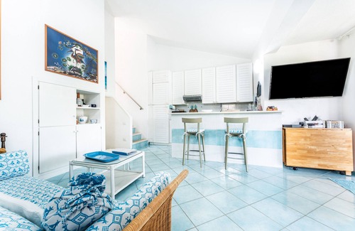 Villasimius House | Holiday Home 'Holiday In Villasimius' with Sea View, Wi-Fi and Air Conditioning