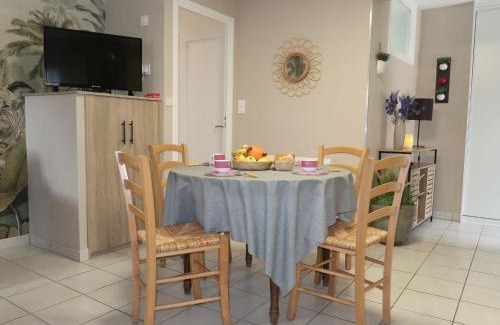 Plouhinec House | Holiday Home Houat by Interhome