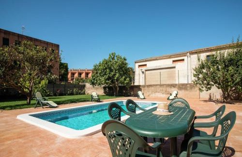 Sant Pere Pescador Villa | Holiday Home in St Pere Pescador with Pool, cleaning included