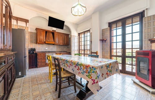 Sarroch House | Holiday Home 'Il Faro' with Private Terrace, Wi-Fi and Air Conditioning