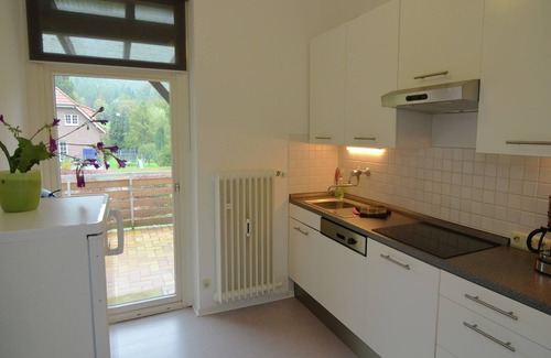 Bad Pyrmont Apartment | Holiday Home in Bad Pyrmont with Garden