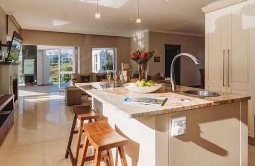 George House | Holiday home in Bos En Dal with large terrace