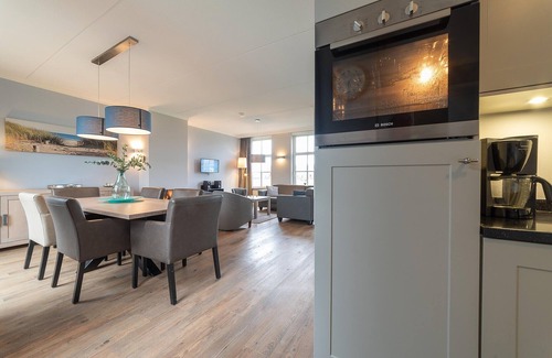 Colijnsplaat House | Holiday Home in Colijnsplaat by the Lake