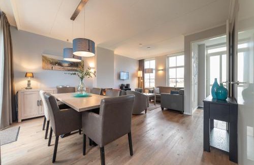 Colijnsplaat House | Holiday Home in Colijnsplaat by the Lake