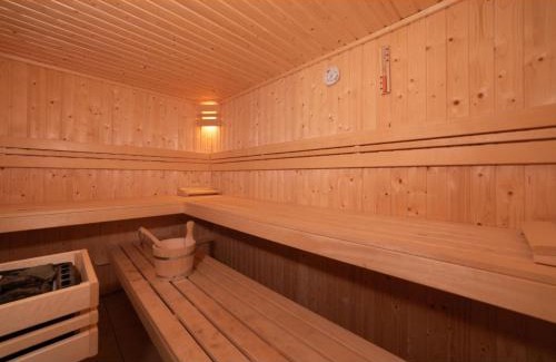 Colijnsplaat House | Holiday Home in Colijnsplaat by the Sea